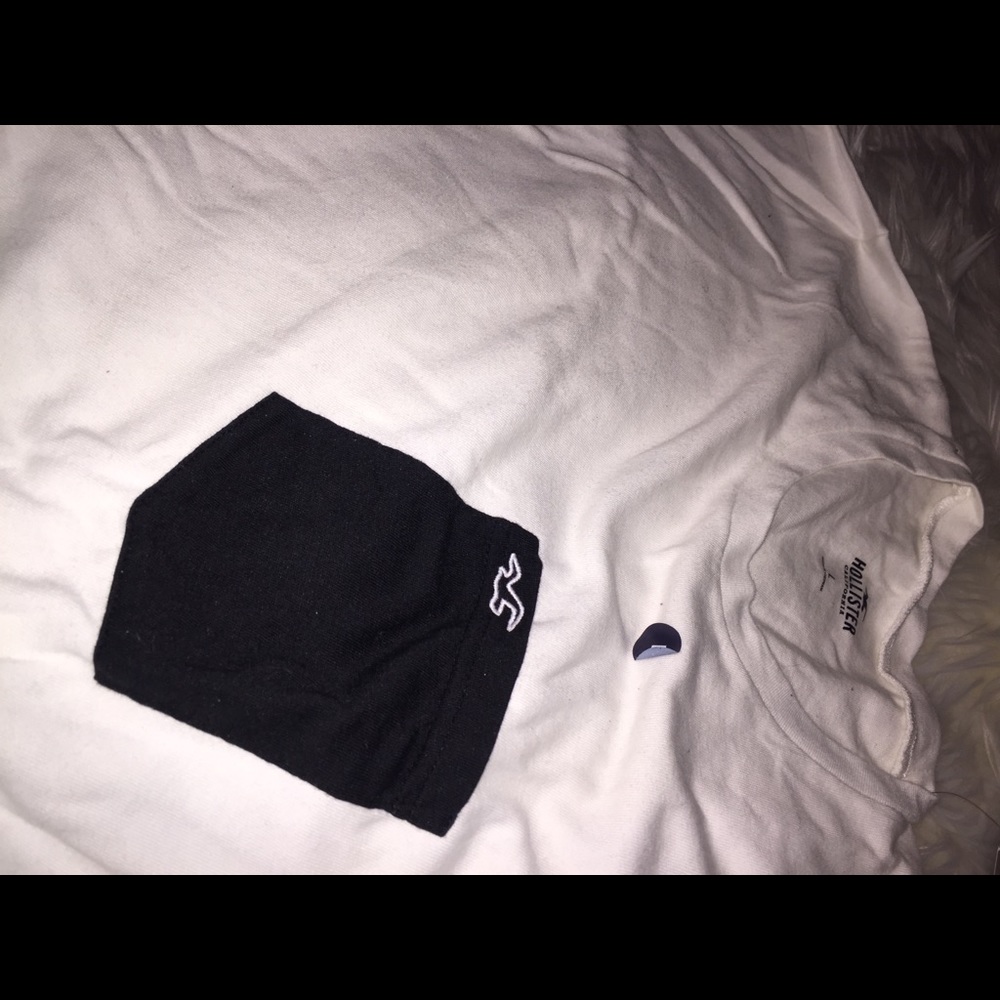 Men’s hollister t shirt